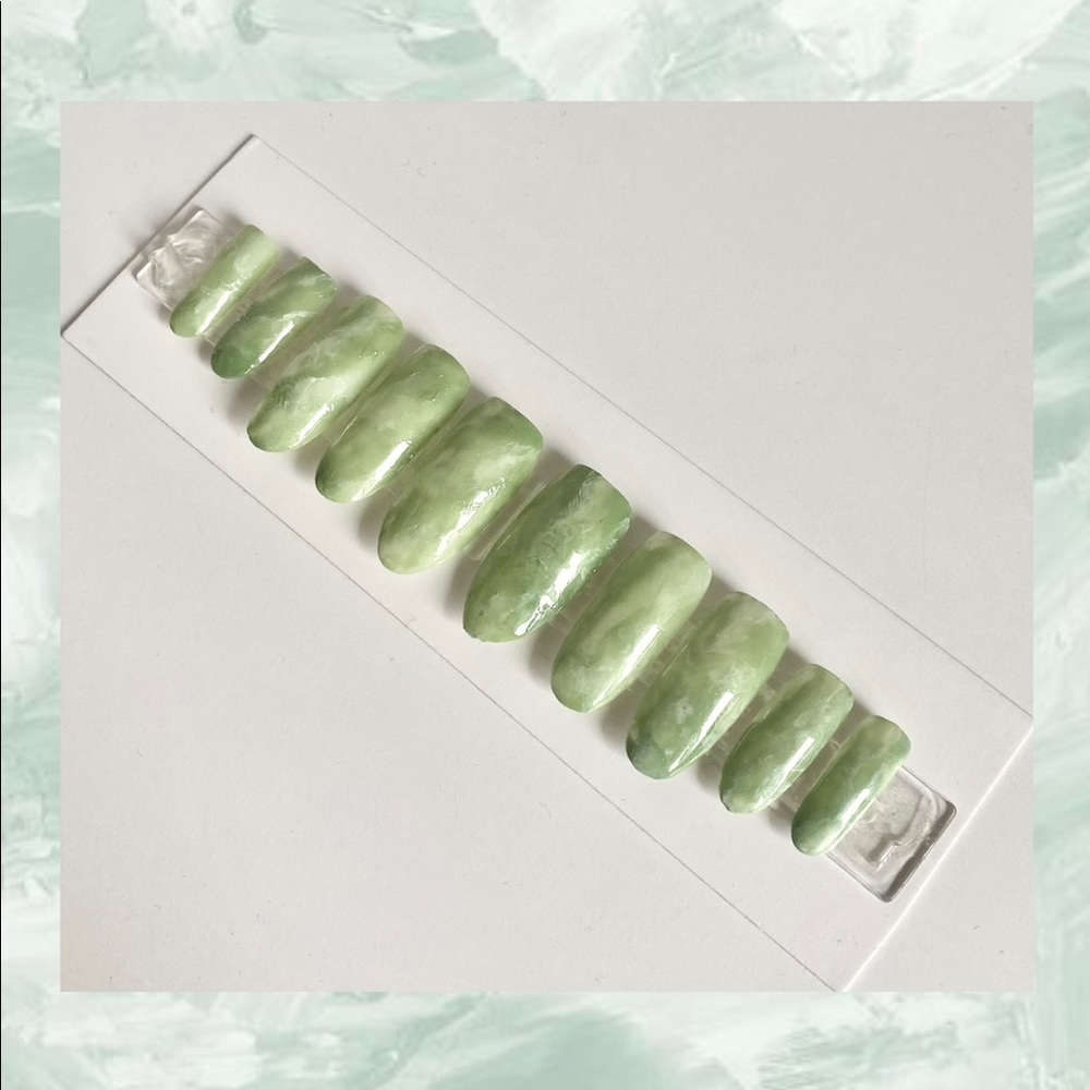 HANDPAINTED JADE CRYSTAL PRESS ON GEL NAILS